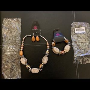 Paparazzi necklace and bracelet